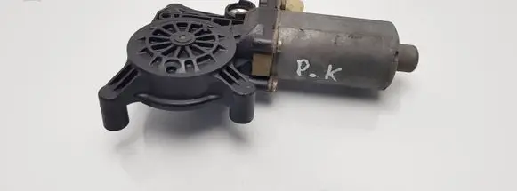Mercedes-Benz E W210 Front door window regulator motor 0130821708