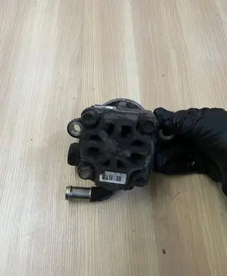 Toyota Land Cruiser (J120) Power steering pump 