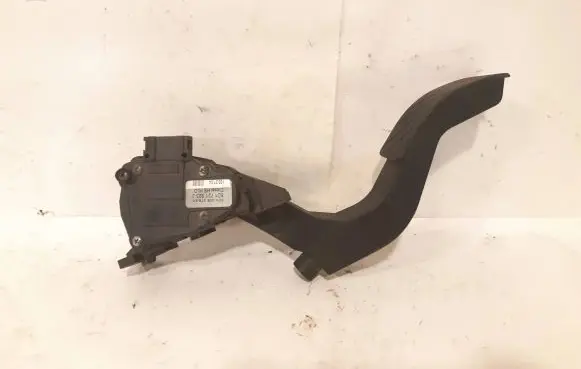 Volkswagen PASSAT B5.5 Accelerator throttle pedal 8D1721523J 6PV00837603