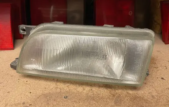 Nissan Sunny Headlight/headlamp 1421