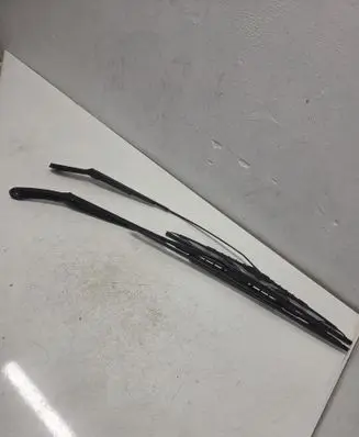Volkswagen Transporter - Caravelle T5 Front wiper blade arm 7H1955410C