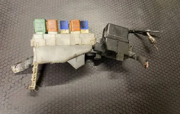 Opel Vivaro Fuse module
