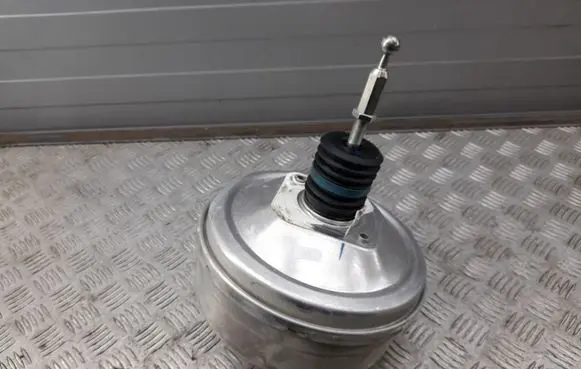 Audi Q7 4M Brake booster 4M0612103J