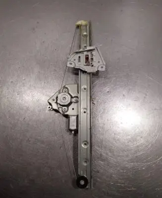 Suzuki Grand Vitara II Front door window regulator with motor 8343065J00