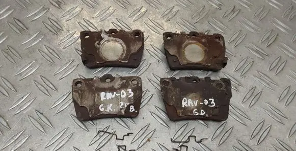 Toyota RAV 4 (XA20) Brake pads (rear) 