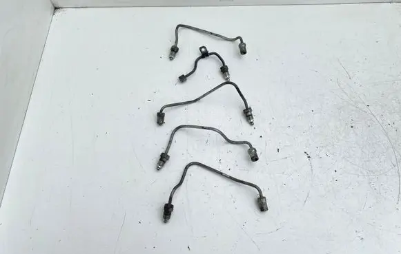 Fuel injector supply line/pipe