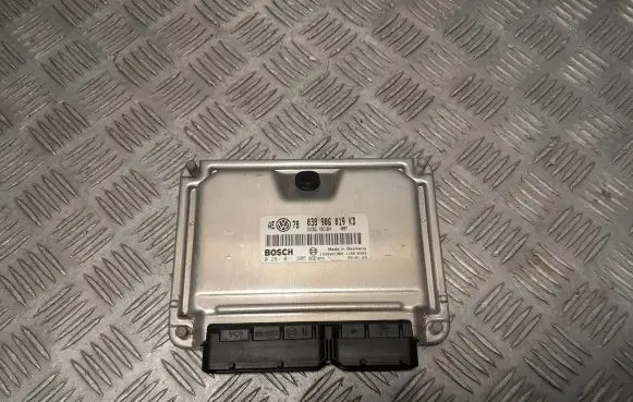 Volkswagen PASSAT B5 Engine control unit/module 038906019KD