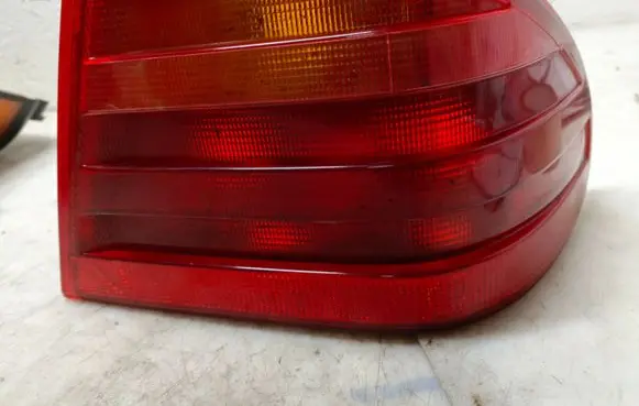 Mercedes-Benz E W210 Rear/tail lights 197042R