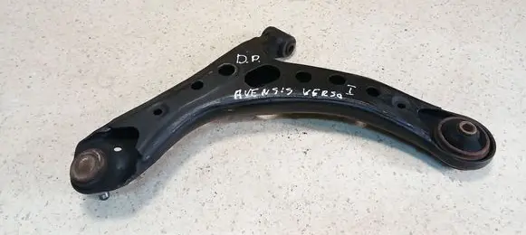 Toyota Avensis Verso Front lower control arm/wishbone