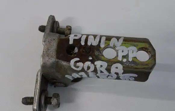 Mitsubishi Pajero Front door hinge set 