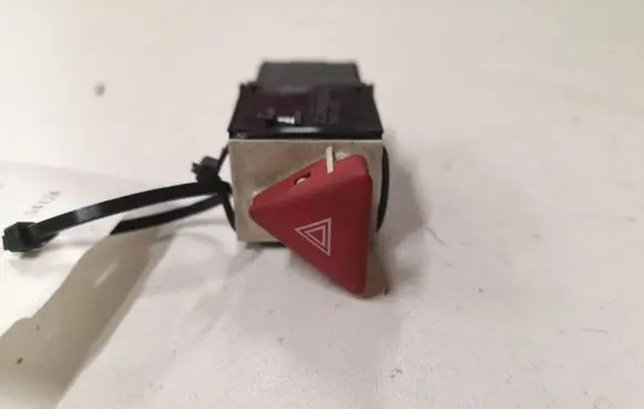 Volkswagen PASSAT B6 Hazard light switch 3C0953509A