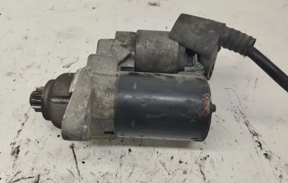 Skoda Fabia Mk2 (5J) Starter motor 02T91102 0001120408