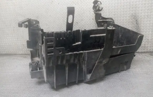 Battery tray