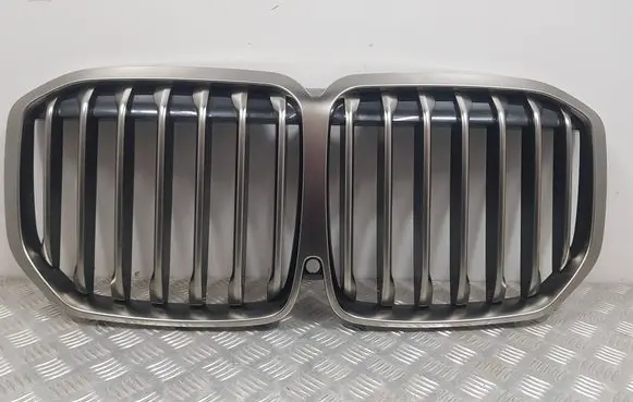 BMW X7 G07 Front bumper upper radiator grill 2454895