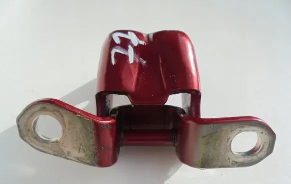Nissan Pulsar Rear door upper hinge
