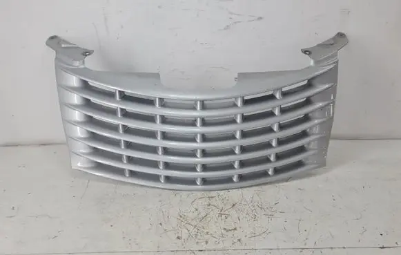 Chrysler PT Cruiser Front bumper upper radiator grill