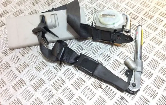 Opel Insignia A Front seatbelt 13303849