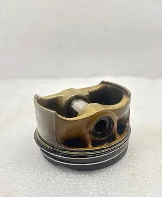 BMW X6 E71 Piston 11257613626