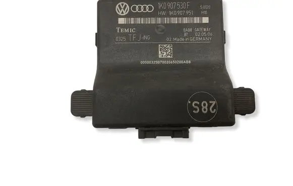 Volkswagen Touran I Gateway control module 1K0907530F 0325 1K0907951