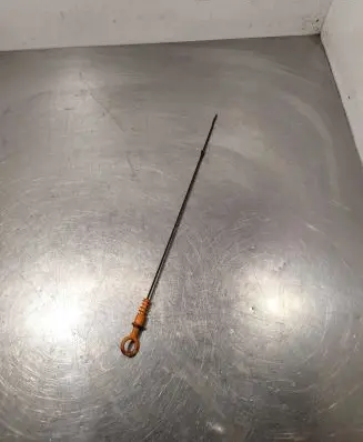 Volkswagen PASSAT B6 Oil level dip stick 