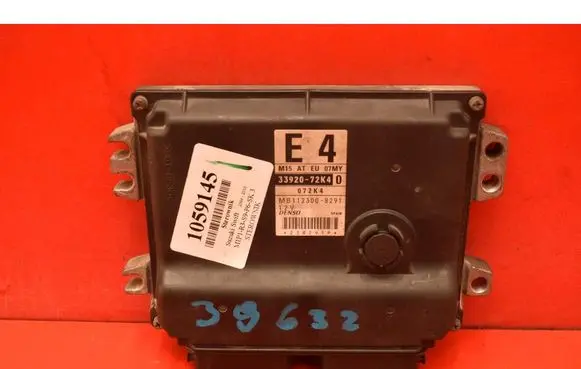 Suzuki Swift I Engine control unit/module ECU 3392072K4