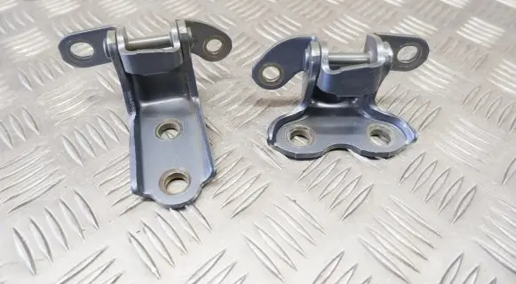 Rear door hinge set