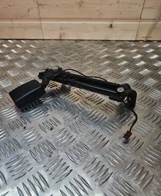 Rear seatbelt buckle