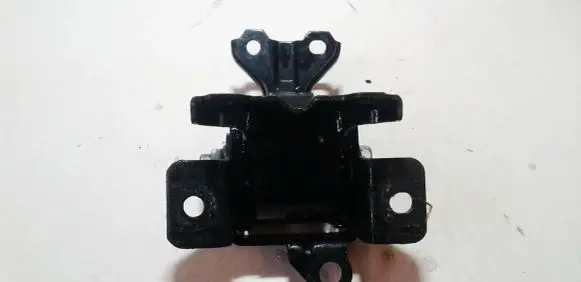 Mitsubishi Outlander Engine mount bracket
