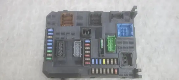 Citroen C4 Cactus Comfort/convenience module E1111753 9807532080 020150727