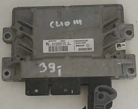 Renault Clio III Engine control unit/module ECU S120200105A