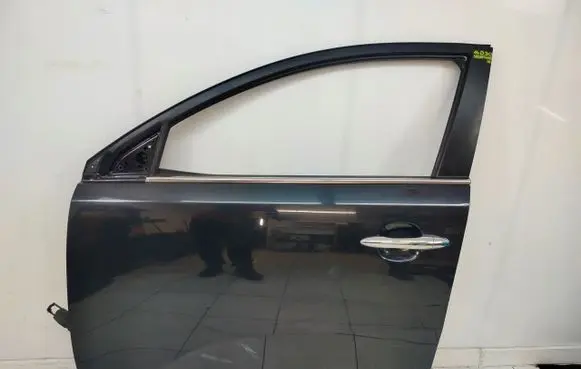 KIA Sportage Front door 