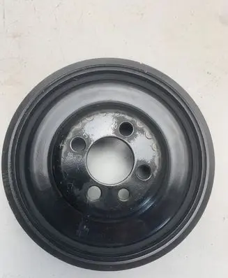 Volkswagen Tiguan Crankshaft pulley 04l105243v