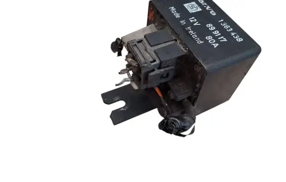 Volvo 740 Glow plug pre-heat relay 1363438 899117