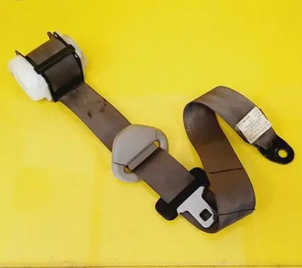 Rear seatbelt