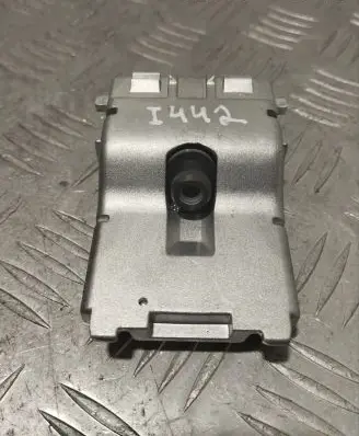 Maserati Levante Front bumper camera 670105420