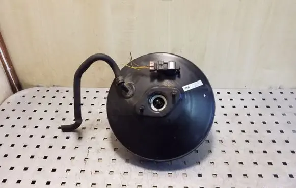 Mitsubishi Space Wagon Brake booster 87503018