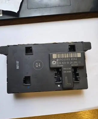 Mercedes-Benz C W203 Door control unit/module 2038200326 351307