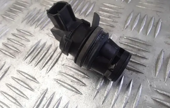Mazda 3 I Windscreen/windshield washer pump 8603109120