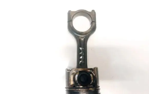 Mazda 3 I Piston with connecting rod