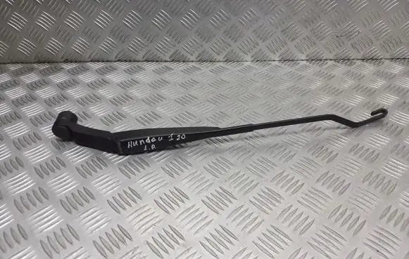 Hyundai i20 (PB PBT) Front wiper blade arm