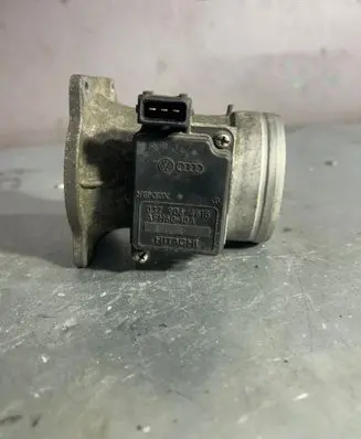 Audi A6 S6 C5 4B Mass air flow meter 037906461B AFH6010A 10895