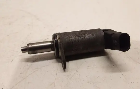 Audi A5 8T 8F Valve oil control 06H103697A