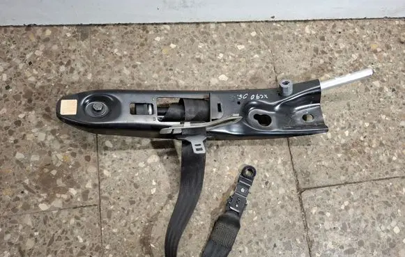 Volvo XC90 Front seatbelt 30662726