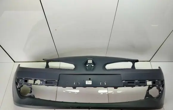 Renault Clio III Front bumper 8200402106