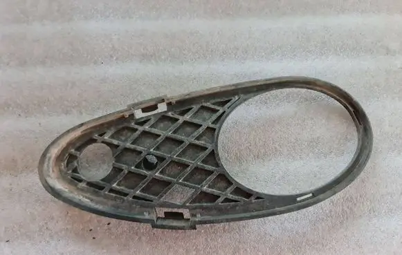 Mercedes-Benz C W203 Front bumper lower grill A2038850623