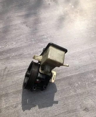 Ford Mondeo Mk III Power steering pump