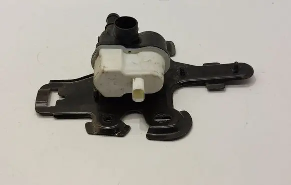 Volkswagen Jetta VI Active carbon filter fuel vapour canister 5C0906468