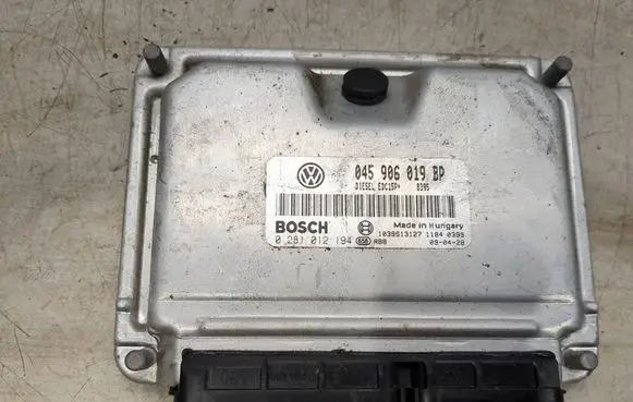 Volkswagen Polo V 6R Engine control unit/module 045906019BP 0281012194 1039S13127