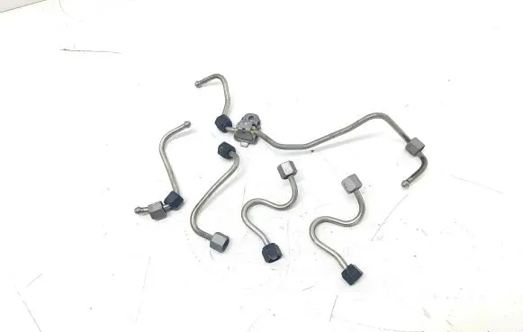 Fuel injector supply line/pipe