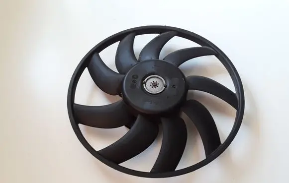 Audi Q3 8U Radiator cooling fan shroud M160982